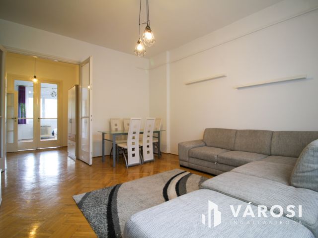 Budai hegyekre néző panorámás lakás kiadó