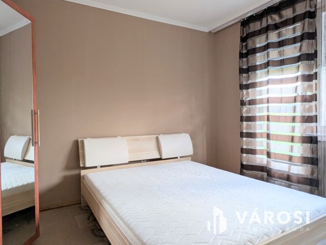 Belvárosi 2 szobás franciaerkélyes lakás kiadó!