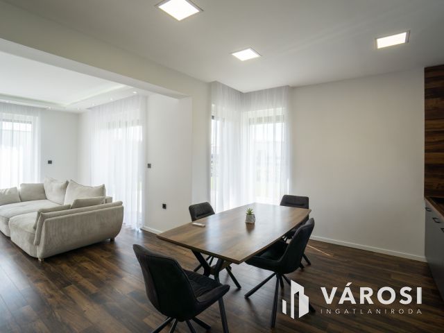 Kiadó ikerház a Szitásdombon