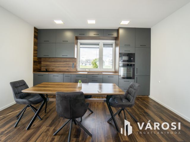 Kiadó ikerház a Szitásdombon