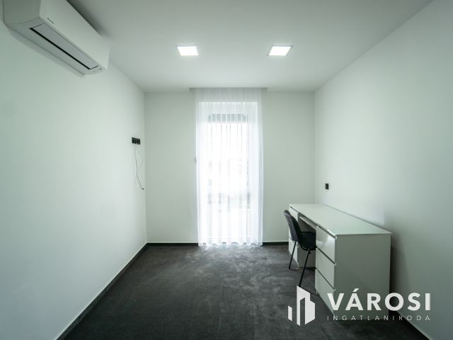 Kiadó ikerház a Szitásdombon