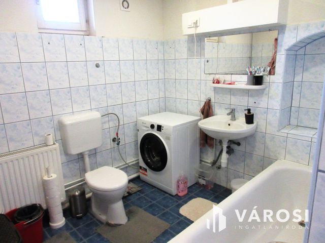 Orosházi teljesen felújított családi ház a Szarvasi úton