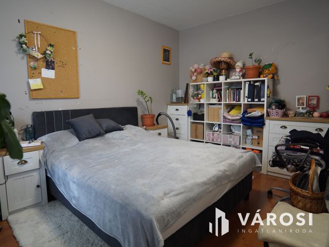 Északkeleti városrészben, földszinti eladó lakás!