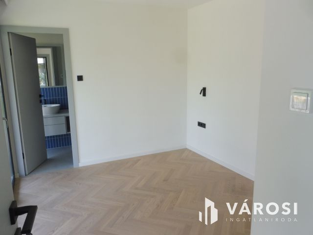 5 Csillagos földszinti lakás Újszegeden Kiadó.