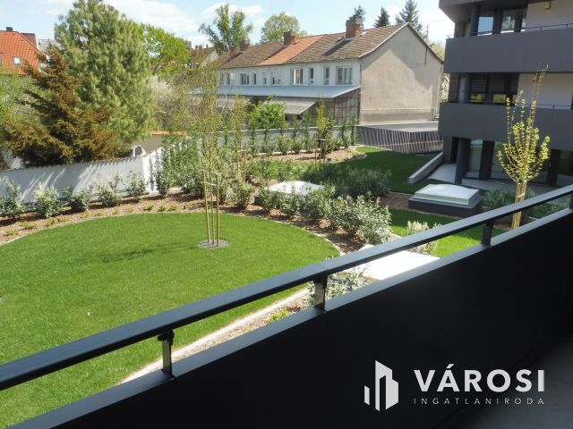 5 Csillagos elsőemeleti lakás Újszegeden Kiadó.