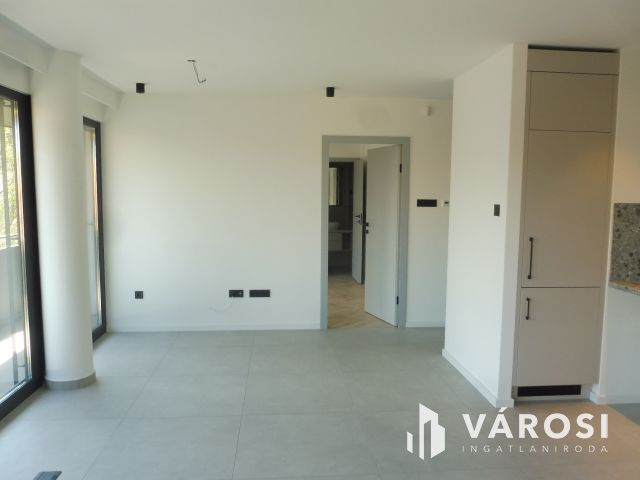 5 Csillagos második emeleti lakás Újszegeden Kiadó.