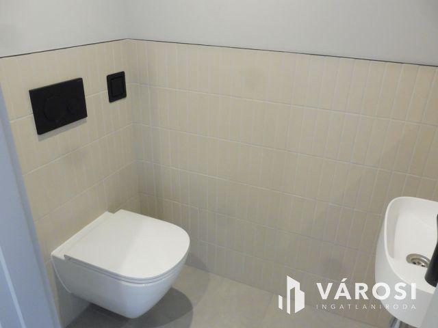 5 Csillagos második emeleti lakás Újszegeden Kiadó.