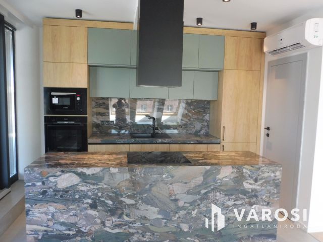 5 Csillagos penthouse Újszegeden Kiadó.