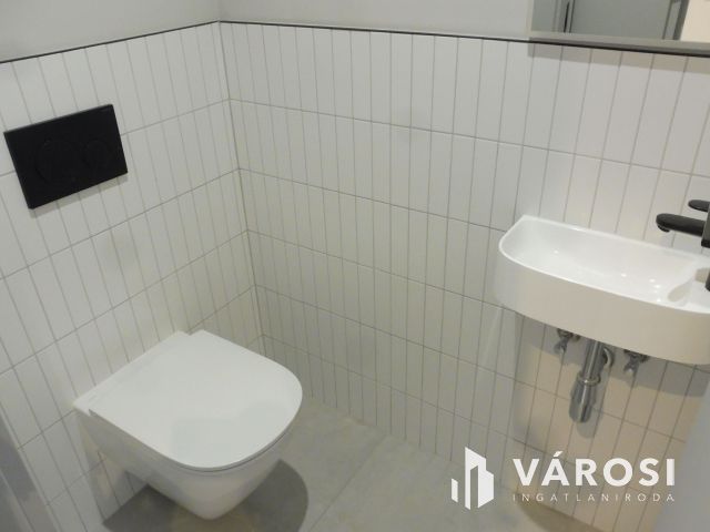 5 Csillagos penthouse Újszegeden Kiadó.