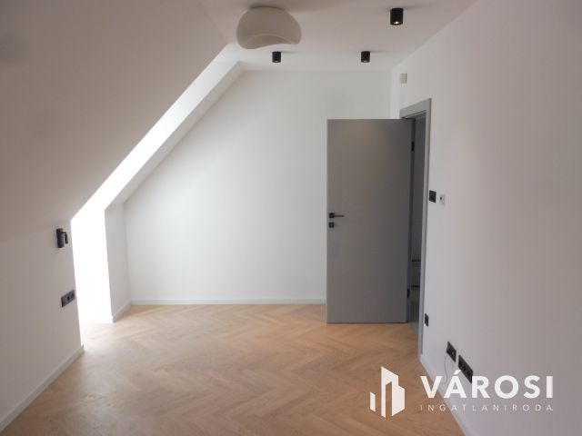 5 Csillagos penthouse Újszegeden Kiadó.