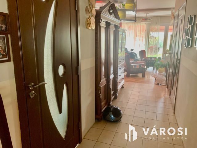 Nyíregyházán eladó 5 szobás  ház , sok lehetőséggel