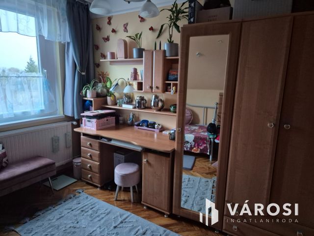 Nyíregyházán eladó 5 szobás  ház , sok lehetőséggel