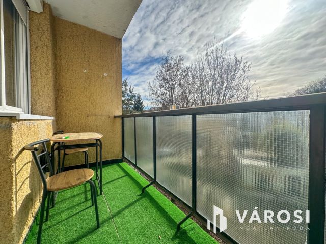 Kemerovón felújított, erkélyes lakás kiadó!