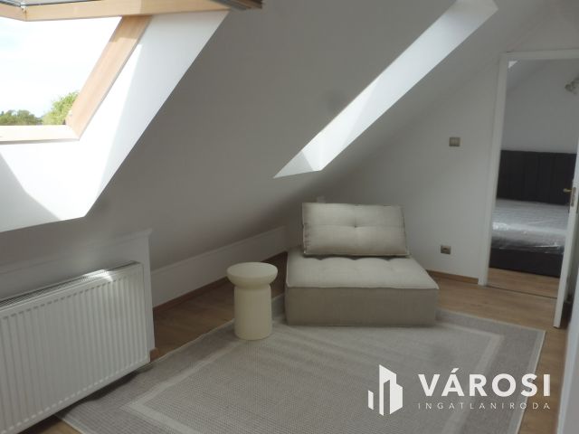 Egyedi,modern,jó hangulatú kis lakás remek árban eladó.