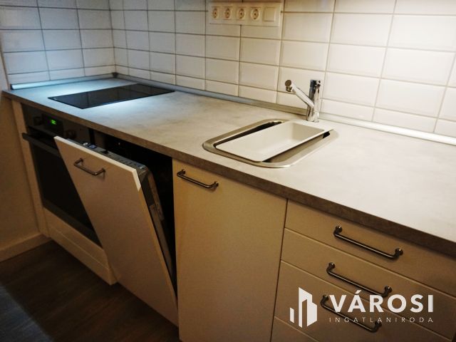 Tömegközlekedés centrumában