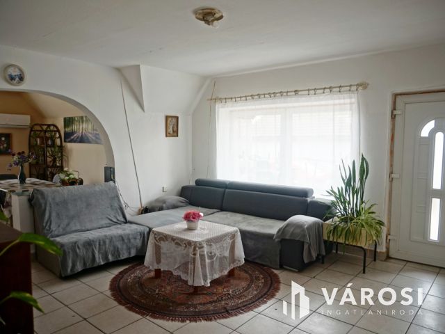 Fiatalos családi ház 2 generáció számára!