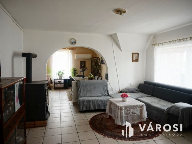 Fiatalos családi ház 2 generáció számára!