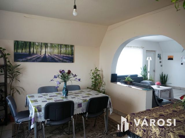 Fiatalos családi ház 2 generáció számára!