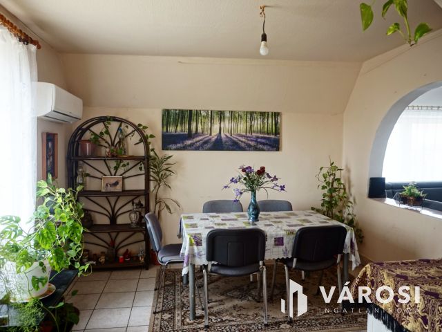 Fiatalos családi ház 2 generáció számára!