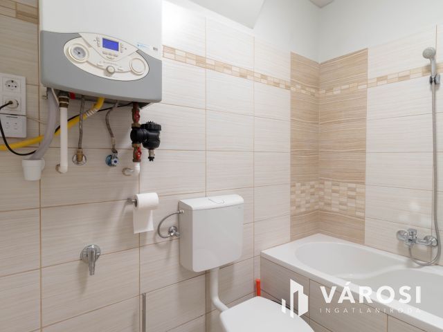 A Nyugati szomszédságában, csendes házban, felújított lakás