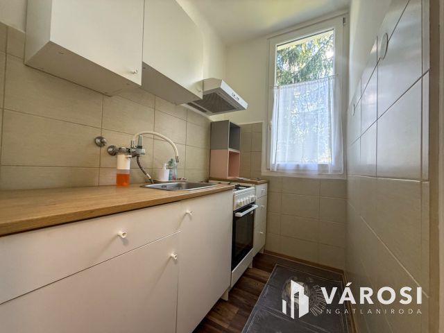 Kemerovón földszinti 1 szobás lakás kiadó!