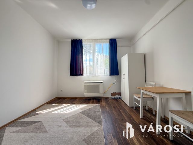 Kemerovón földszinti 1 szobás lakás kiadó!