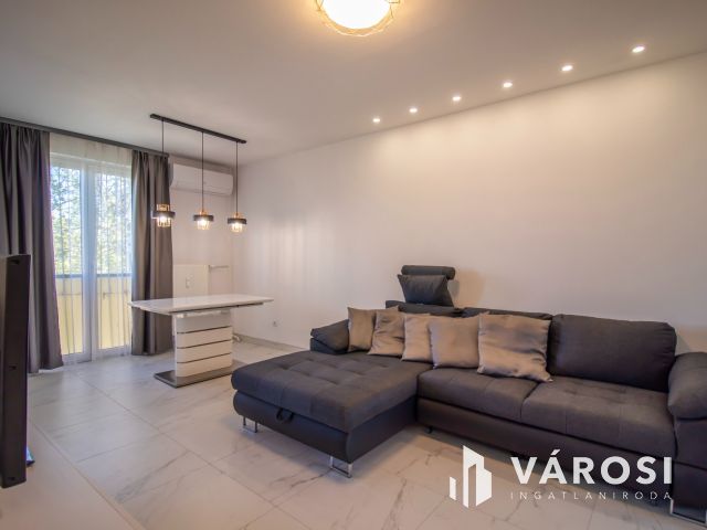 Gyönyörűen felújított 4 szobás lakás a belvárosban