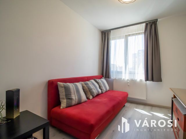 Gyönyörűen felújított 4 szobás lakás a belvárosban