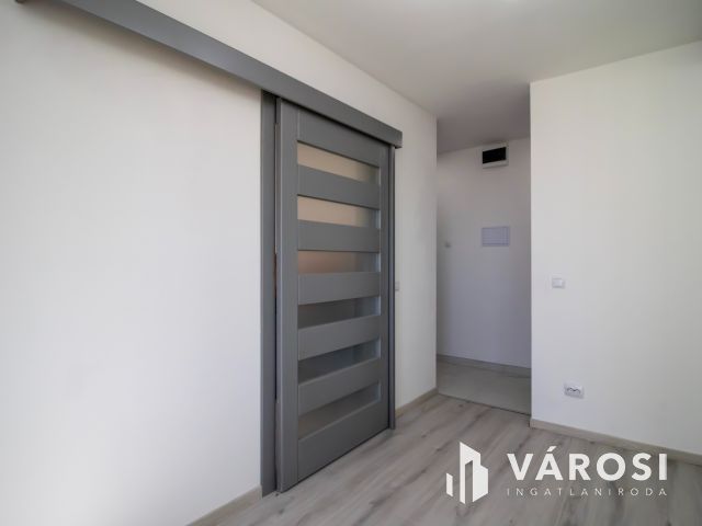 Gyönyörűen felújított 4 szobás lakás a belvárosban