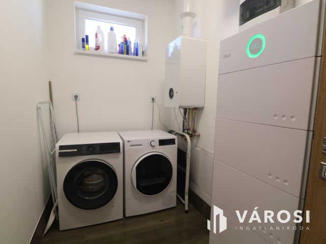 Kulcsrakész ,új építésű,költözhető,25 KW tárolóval.