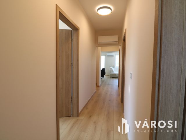 Kulcsrakész ,új építésű,költözhető,25 KW tárolóval.