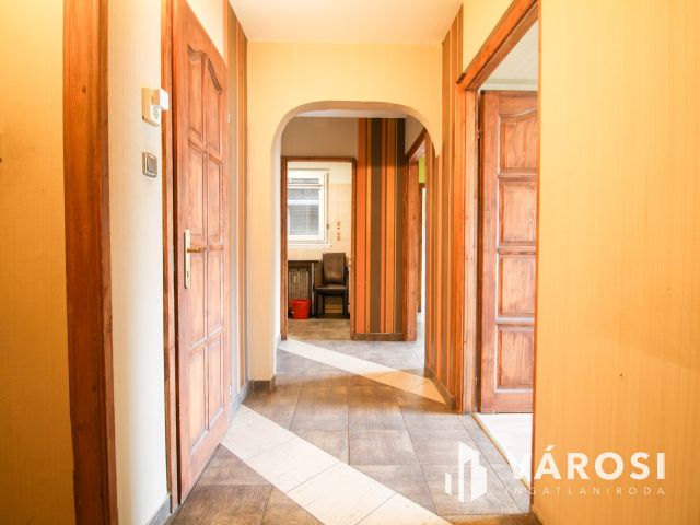 Három szobás panellakás kiadó Óbudán