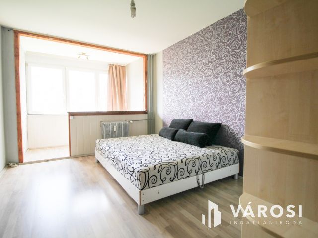 Három szobás panellakás kiadó Óbudán