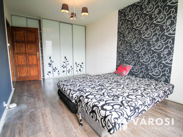 Három szobás panellakás kiadó Óbudán