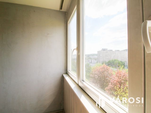 Három szobás panellakás kiadó Óbudán