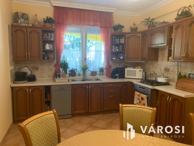 Prémium családi ház kiváló lokációban eladó