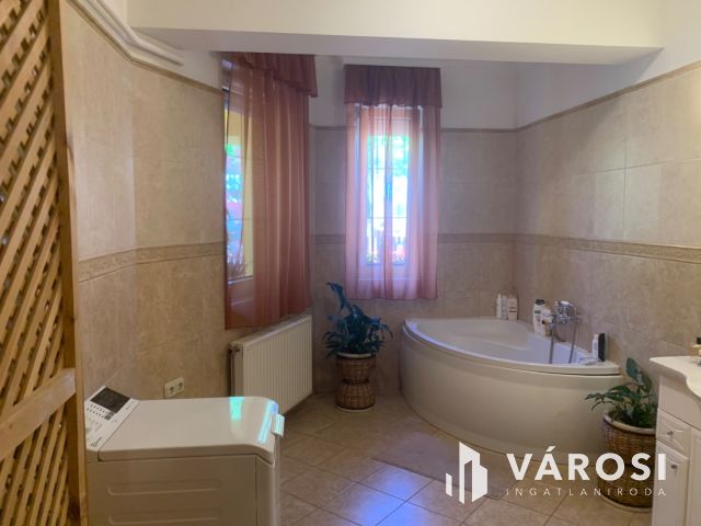 Prémium családi ház kiváló lokációban eladó