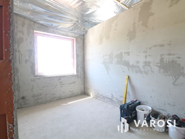 Kulcsrakész családi ház, 10 éves szaldó elszámolással.