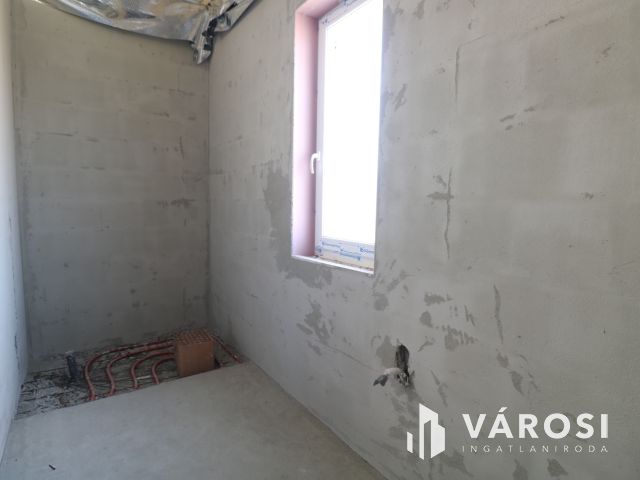 Kulcsrakész családi ház, 10 éves szaldó elszámolással.