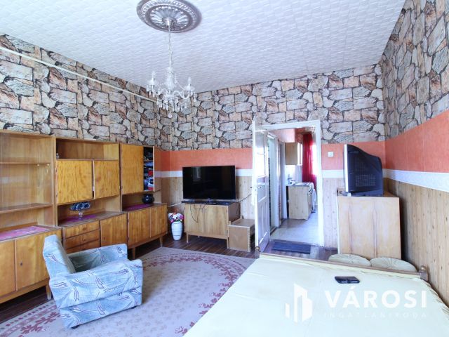 Otthonos családi ház egy csendes kis utcában