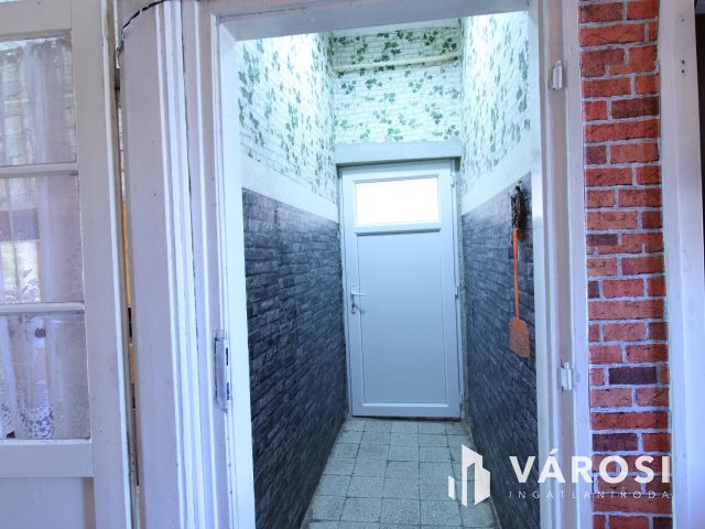 Otthonos családi ház egy csendes kis utcában