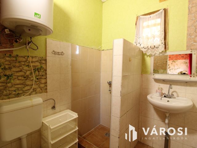 Otthonos családi ház egy csendes kis utcában