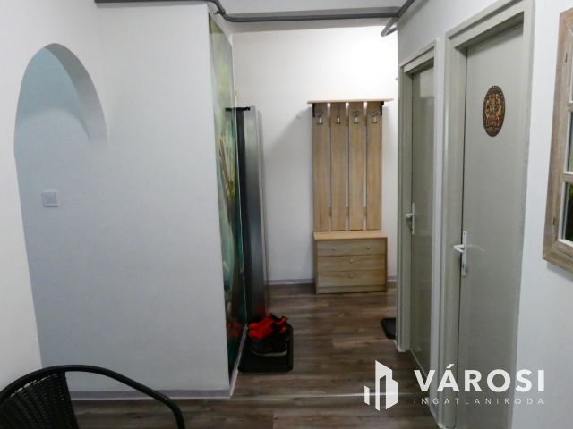 Első emeleten, teljesen felújított lakásTapolcán eladó