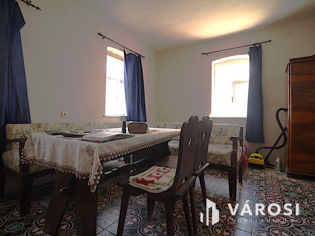 Jó állapotú, kis parasztház eladó