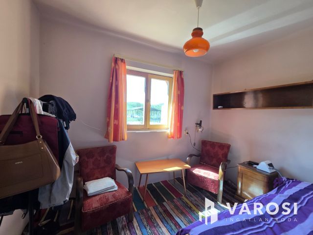 Jó állapotú, kis parasztház eladó