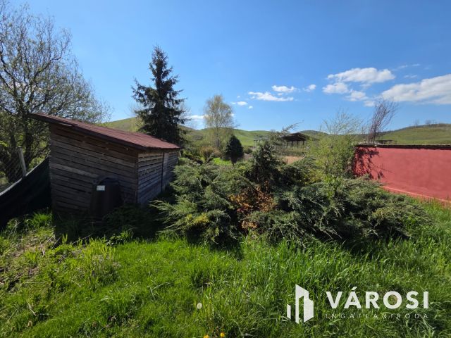 Jó állapotú, kis parasztház eladó