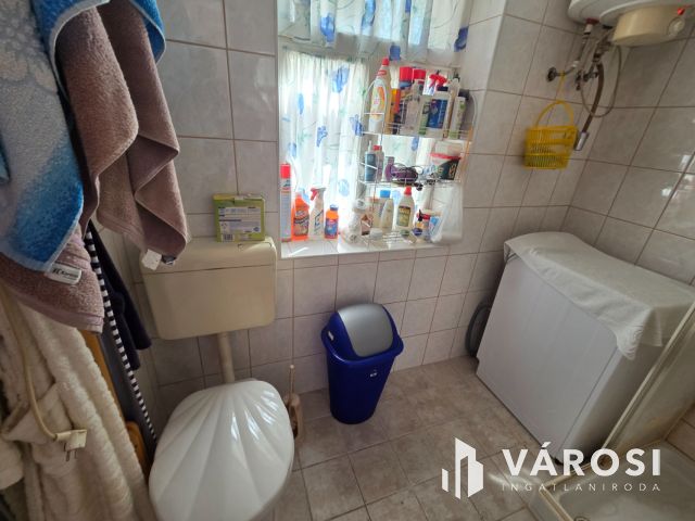 Jó állapotú, kis parasztház eladó