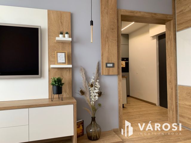 Stílus, kényelem, praktikum. Ízléses lakás Várpalotán.