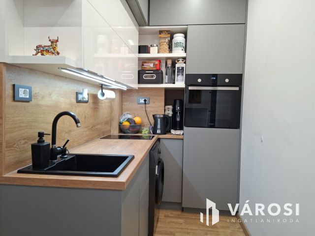 Stílus, kényelem, praktikum. Ízléses lakás Várpalotán.