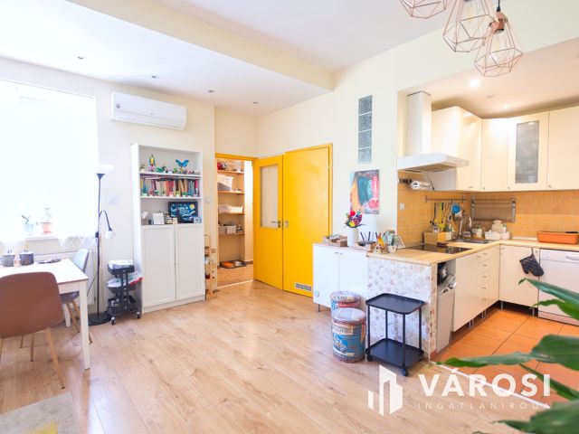 Remek elosztású, 70 m2-es tégla lakás eladó